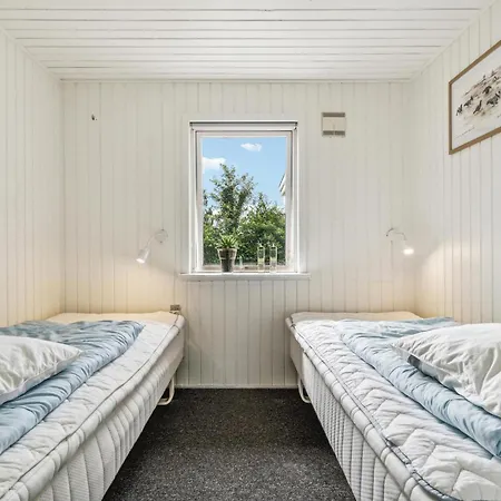 Holiday home Pet Friendly In With Wifi *